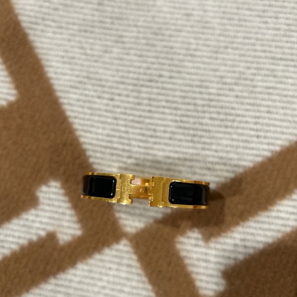 Hermes small black and gold Clic H bracelet - Picture 5 of 6